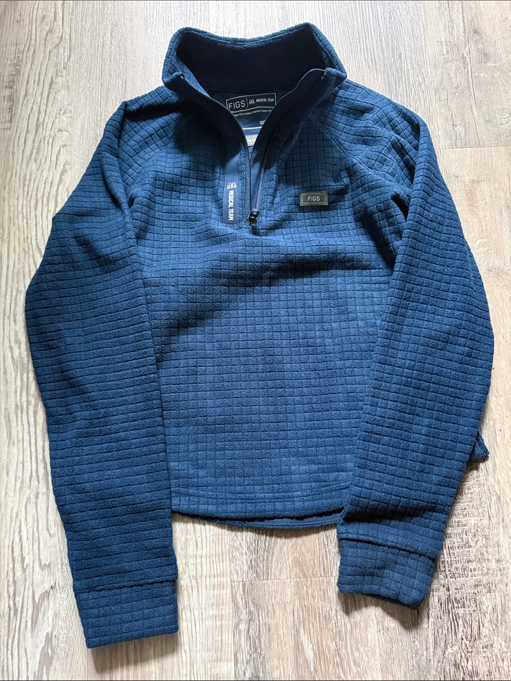 Figs team USA blue waffle top small